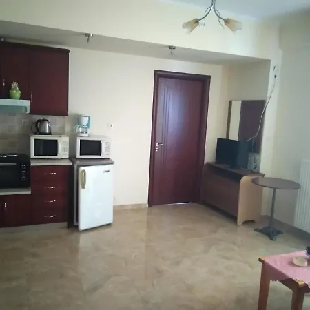 Pyrgos Aparthotel
